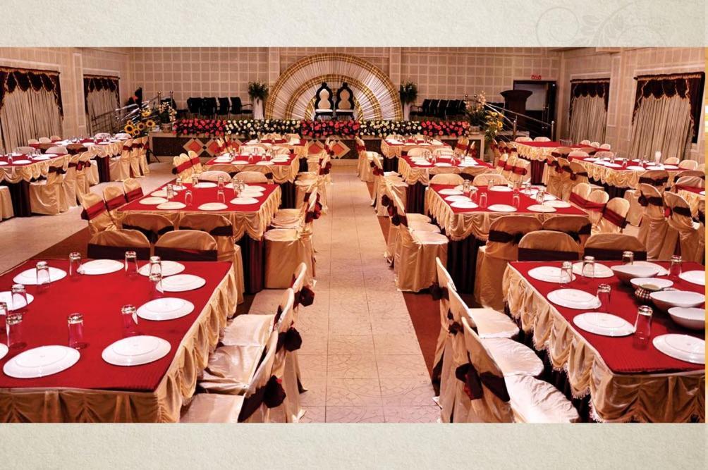 Ambalakkara Regency Hotel Kottārakara Esterno foto