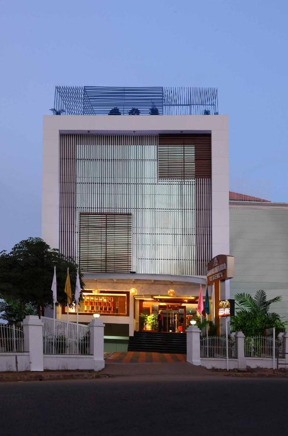 Ambalakkara Regency Hotel Kottārakara Esterno foto