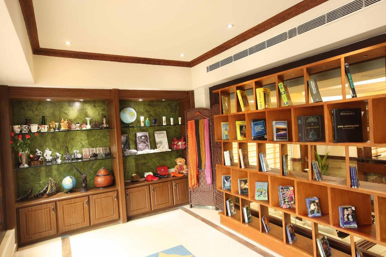 Ambalakkara Regency Hotel Kottārakara Esterno foto